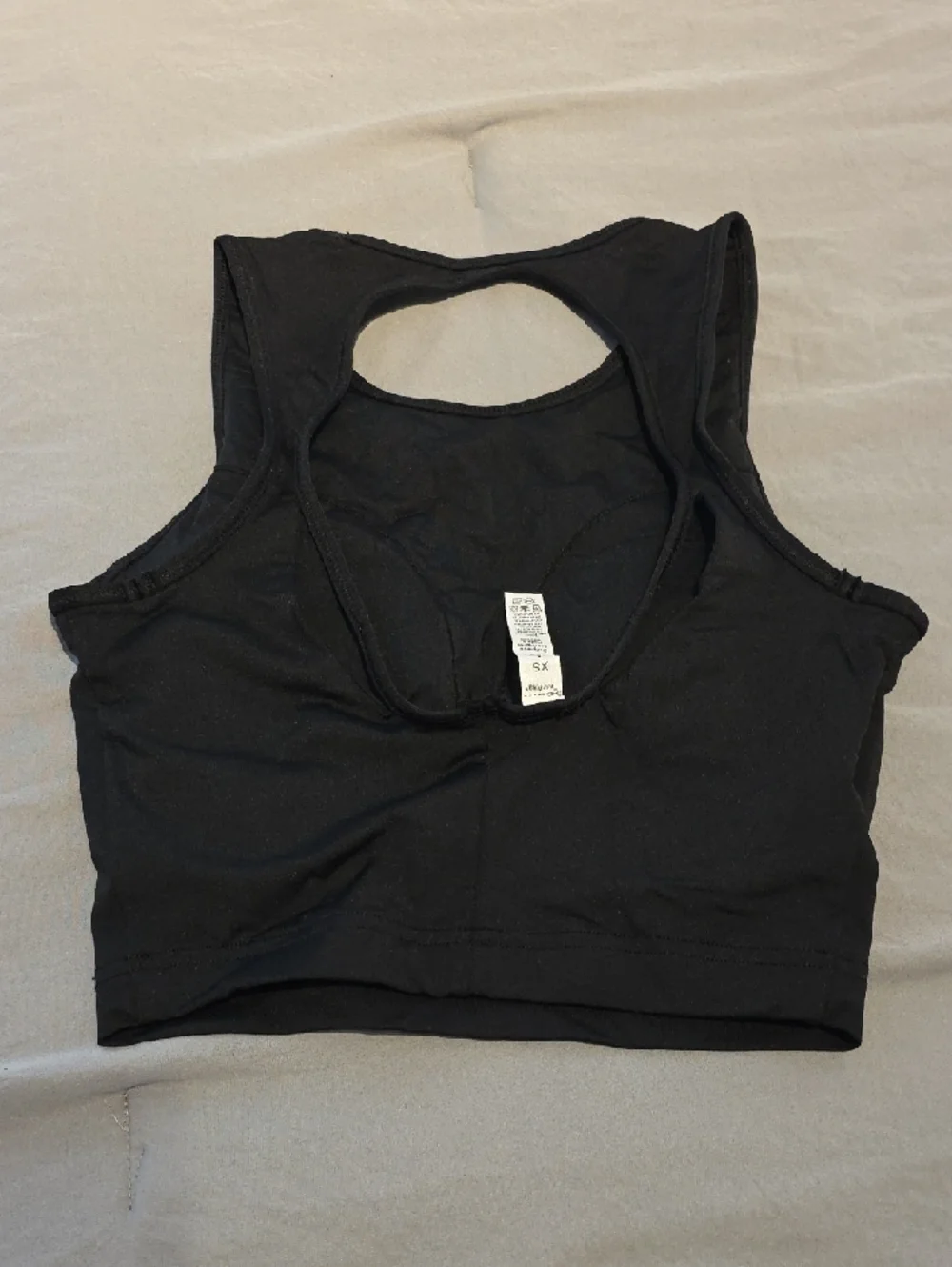 ALO  Black Racerback Crop Sports Bra Tank